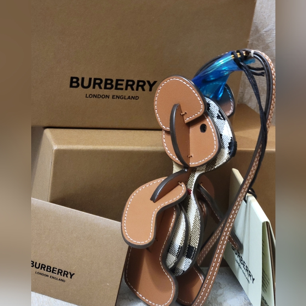 BURBERRY THOMAS BEAR PUZZLE CHARM KEYRING NWT